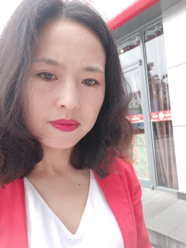 枫叶飘零的第一张照片--荆州相亲服务中心
