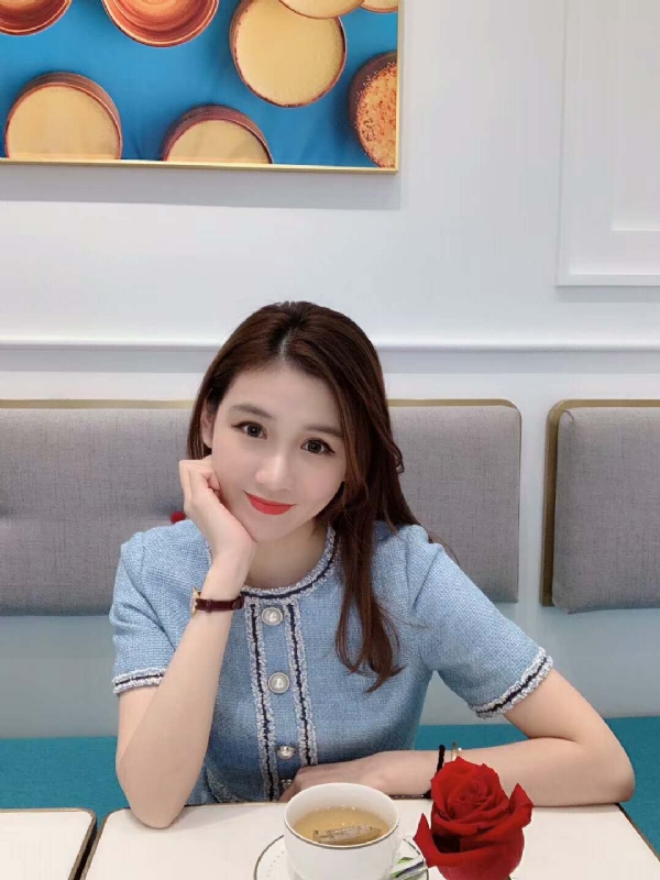 Emily的第二张照片--荆州相亲服务中心