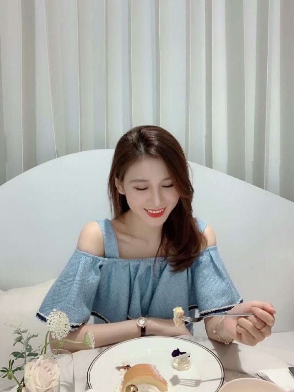 Emily的第三张照片--荆州相亲服务中心