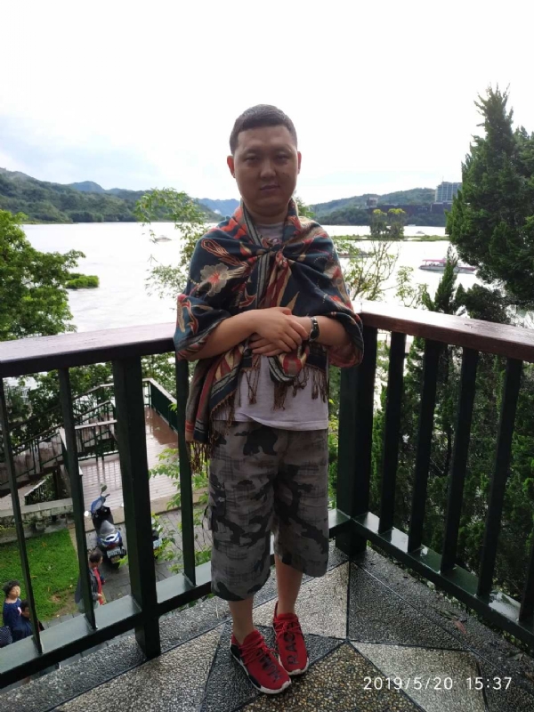 爱情里的俩个人的第一张照片--荆州相亲服务中心