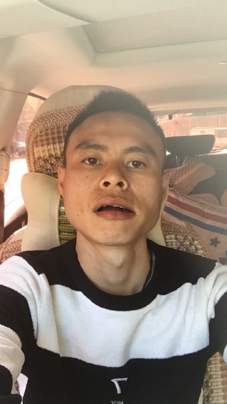小何的第一张照片--荆州相亲服务中心