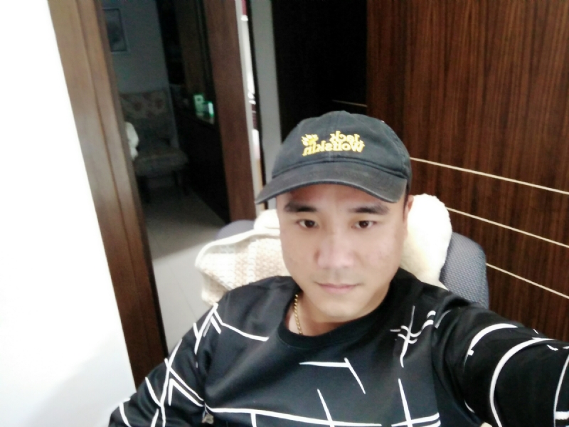 坚持我爱的第一张照片--荆州相亲服务中心