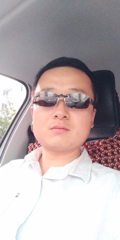 痛苦的单身狗的第二张照片--荆州相亲服务中心