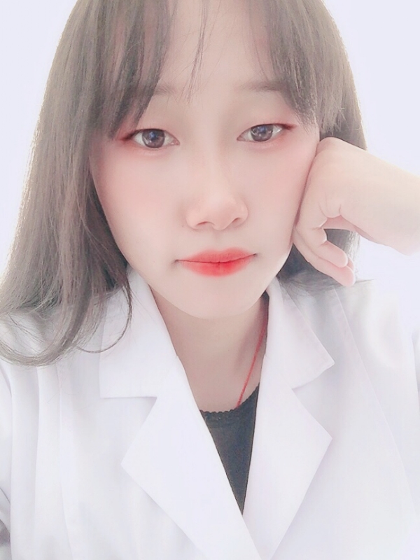 白婚纱的第一张照片--荆州相亲服务中心