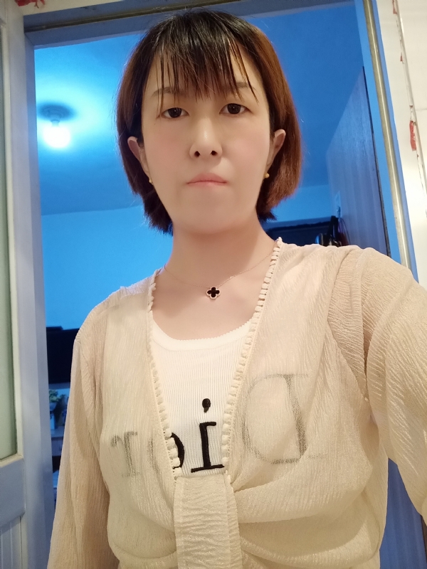 芬儿的第一张照片--荆州相亲服务中心