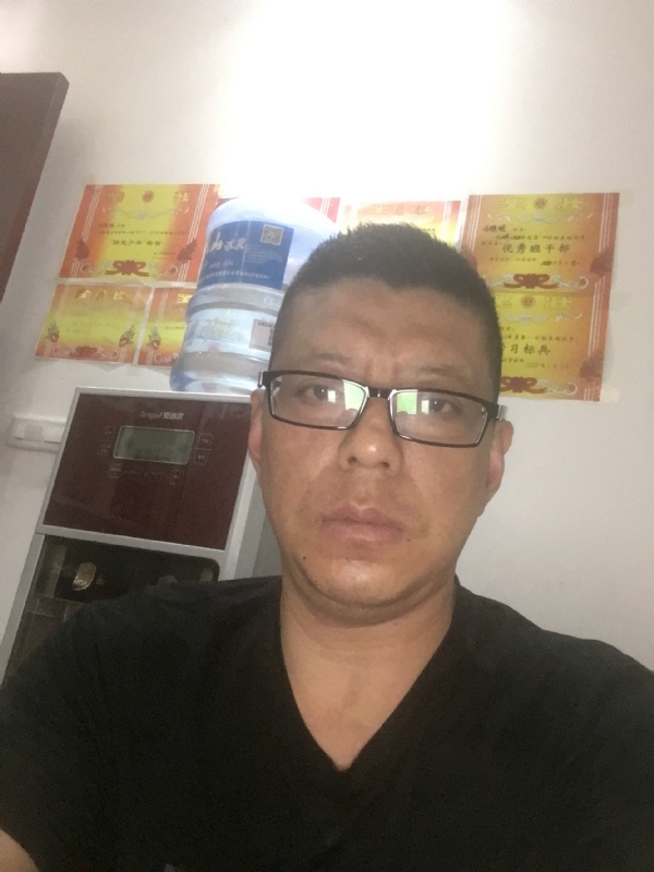 牵手的第二张照片--荆州相亲服务中心
