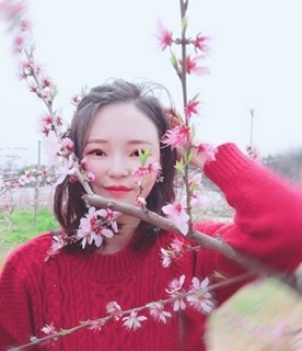 小桌子的第一张照片--荆州相亲服务中心