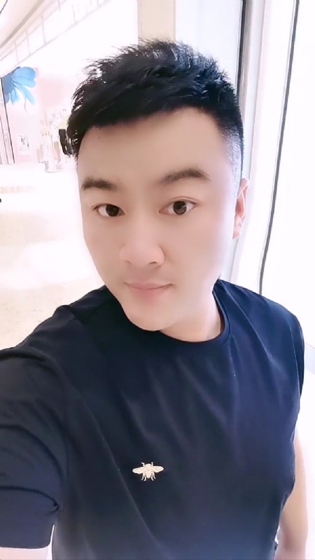 微风徐徐的第一张照片--荆州相亲服务中心