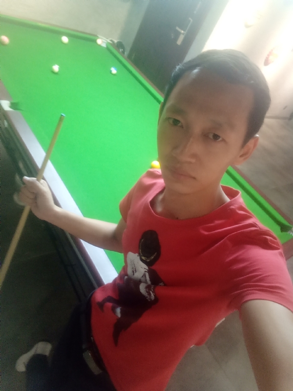 耳机分你一半的第一张照片--荆州相亲服务中心