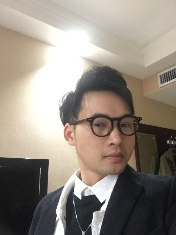 曾亮的第一张照片--荆州相亲服务中心