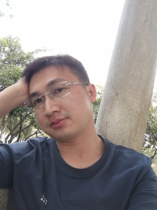 不如随风的第一张照片--荆州相亲服务中心