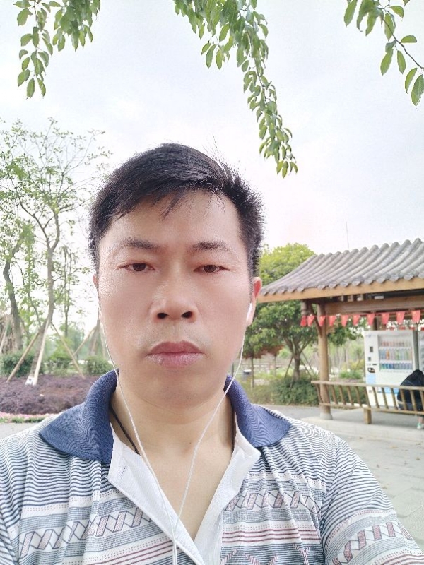 一个人的孤单的第一张照片--荆州相亲服务中心