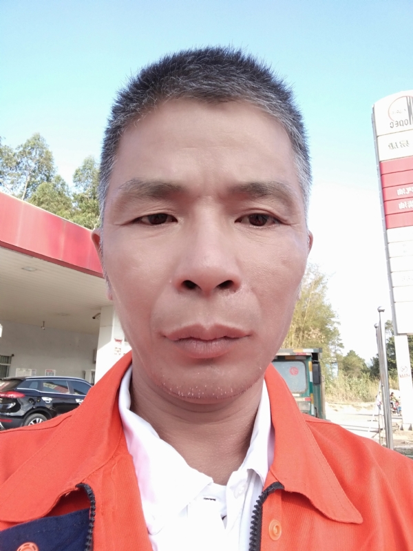 静候缘分的第一张照片--荆州相亲服务中心