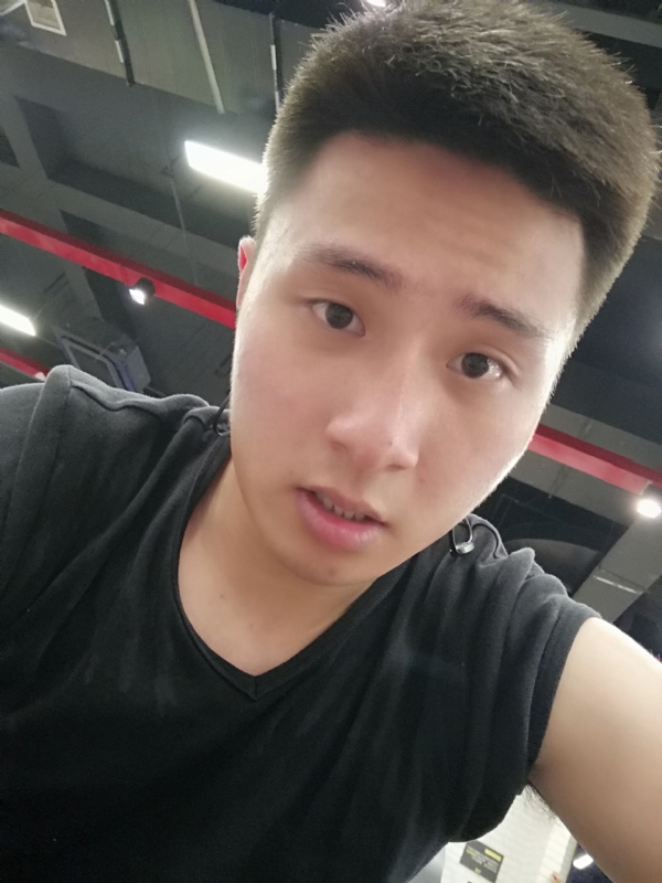 江南的雨的第一张照片--荆州相亲服务中心