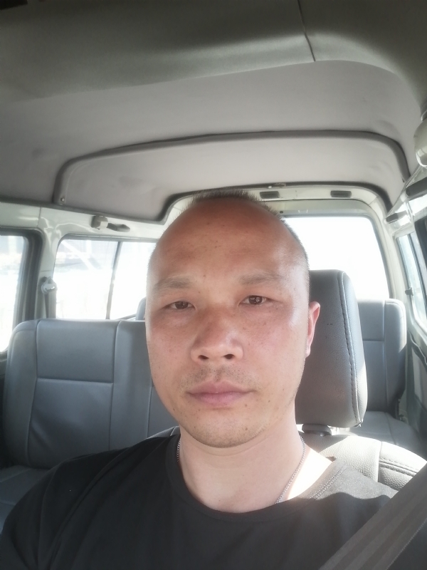 新旺丁的第一张照片--荆州相亲服务中心