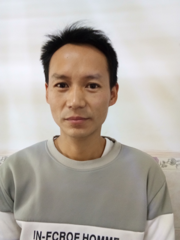 单亲爸爸的第一张照片--荆州相亲服务中心