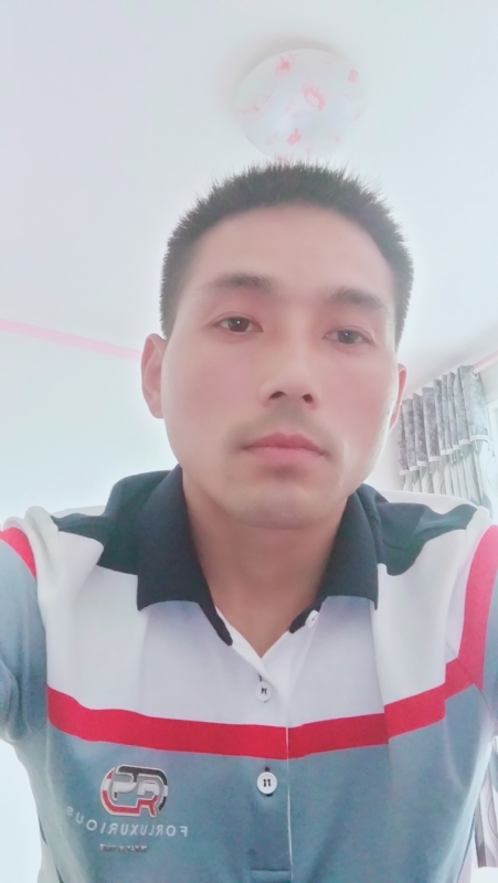 染红尘世的第一张照片--荆州相亲服务中心