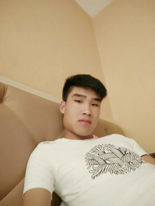 谁不曾孤单上路的第一张照片--荆州相亲服务中心