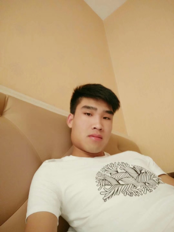 谁不曾孤单上路的第二张照片--荆州相亲服务中心