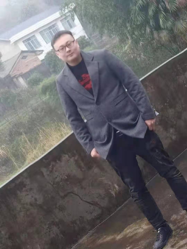 冰城的第二张照片--荆州相亲服务中心