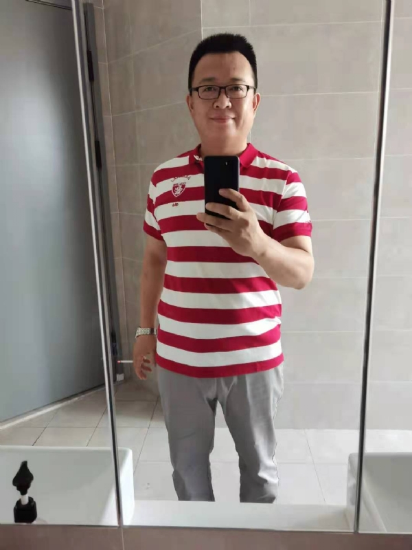 行走的打桩机的第一张照片--荆州相亲服务中心