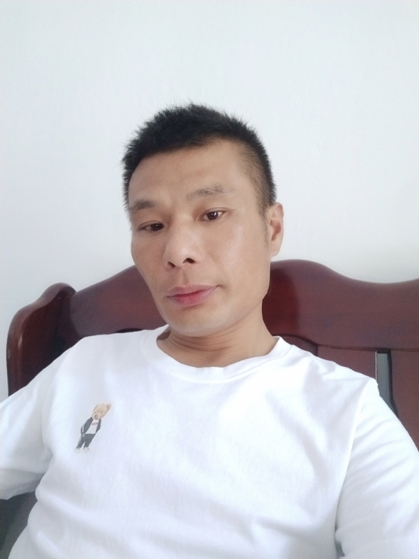 年少轻狂的第一张照片--荆州相亲服务中心