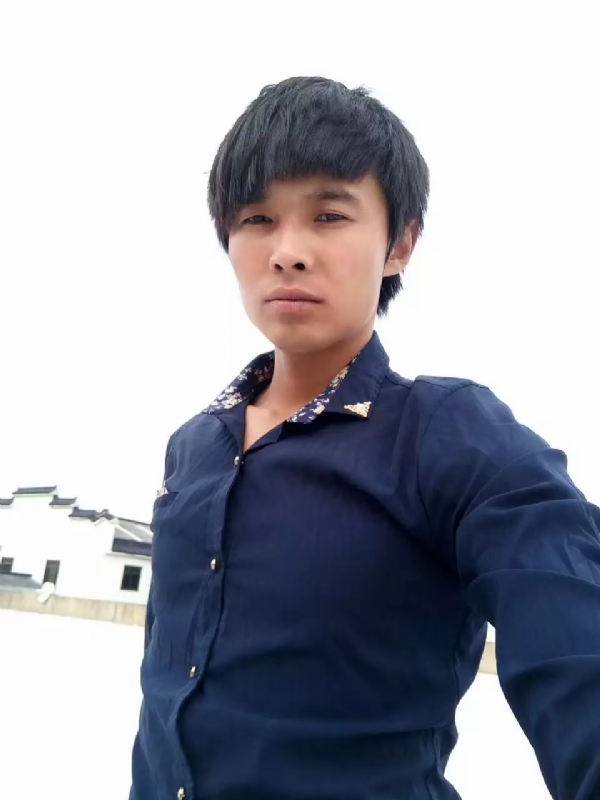 庸人自扰的第一张照片--荆州相亲服务中心