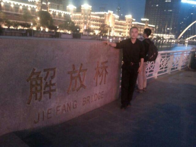 海阔天空的第一张照片--荆州相亲服务中心