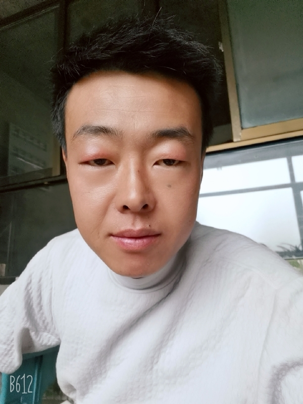 缺爱80后的第一张照片--荆州相亲服务中心