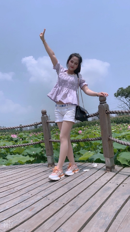 秋水伊人的第二张照片--荆州相亲服务中心