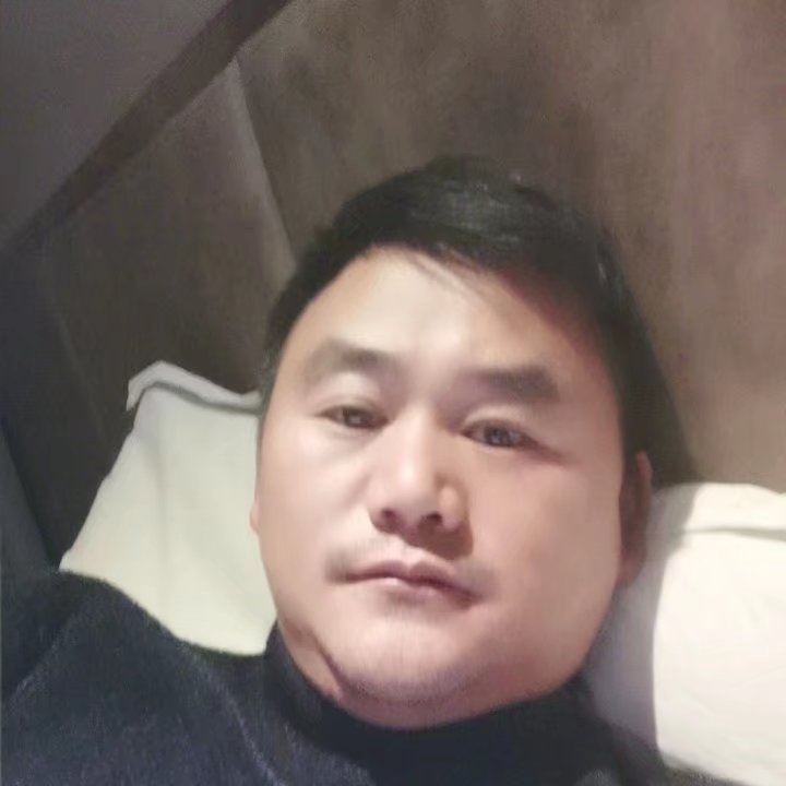 奔跑的第三张照片--荆州相亲服务中心