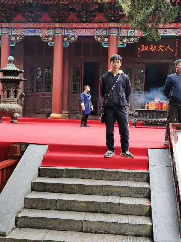 单身的小草的第三张照片--荆州相亲服务中心