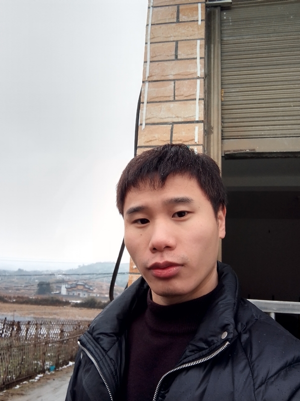 银色的羽翼的第一张照片--荆州相亲服务中心