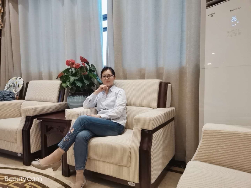 秋水伊人的第一张照片--荆州相亲服务中心