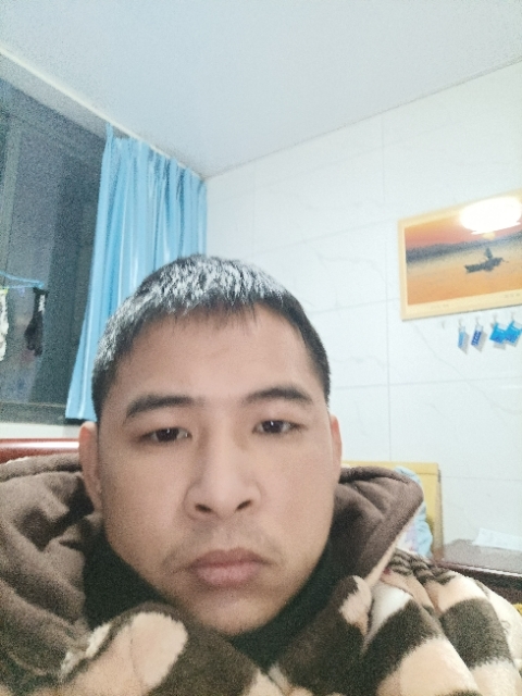 寂寞的第二张照片--荆州相亲服务中心