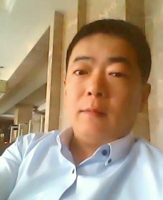 落叶随风的第一张照片--荆州相亲服务中心