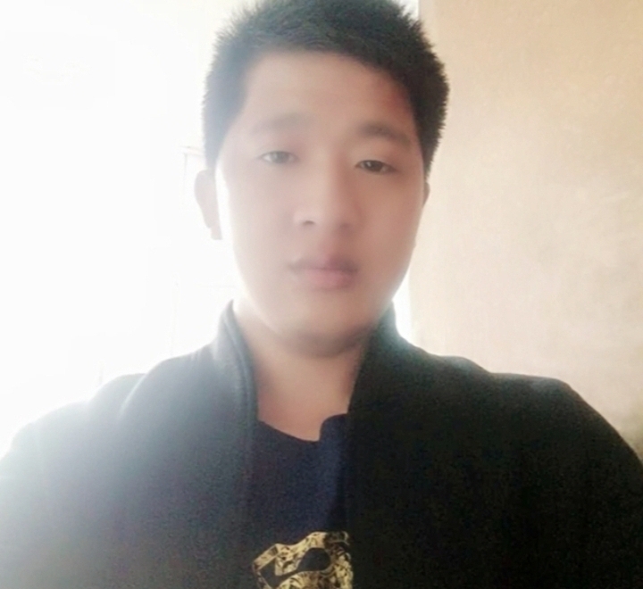 形影不离的第一张照片--荆州相亲服务中心