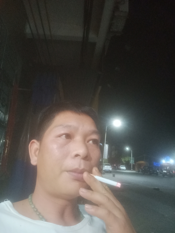 善解人意的第一张照片--荆州相亲服务中心