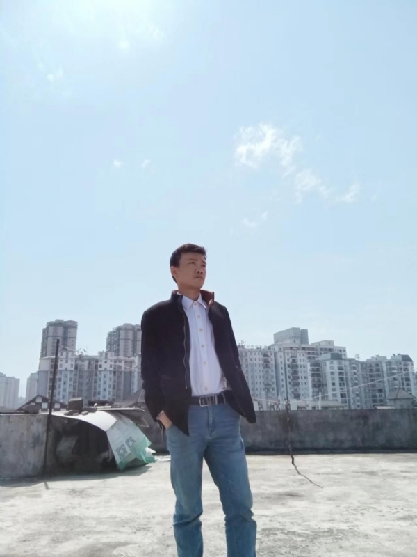 蓝色心情的第一张照片--荆州相亲服务中心