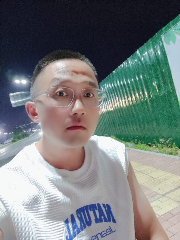 清风烈酒的第一张照片--荆州相亲服务中心