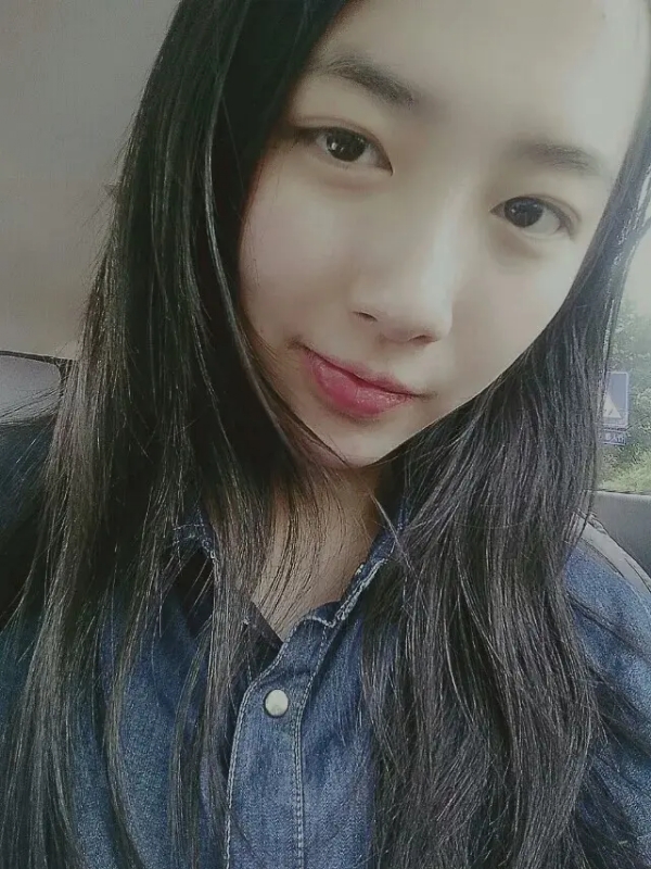 小她的第一张照片--荆州相亲服务中心