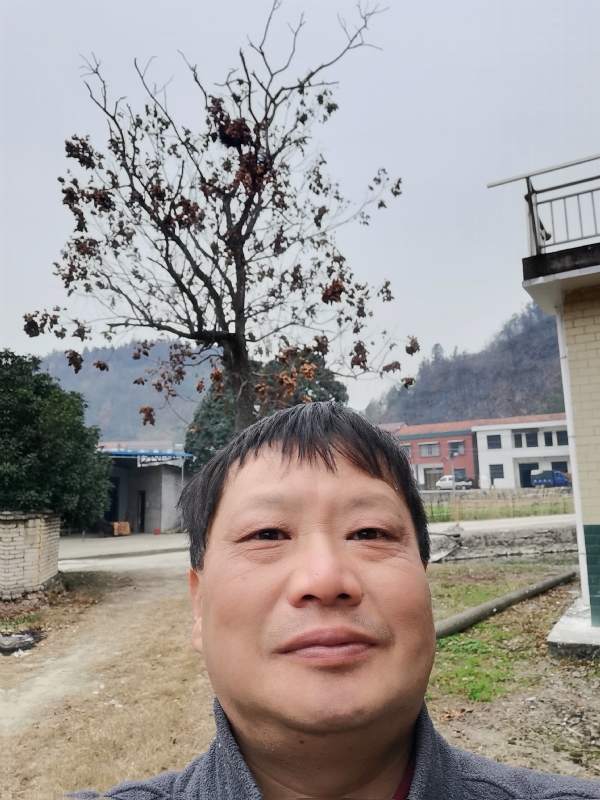 苏众青春冲浪的第二张照片--荆州相亲服务中心