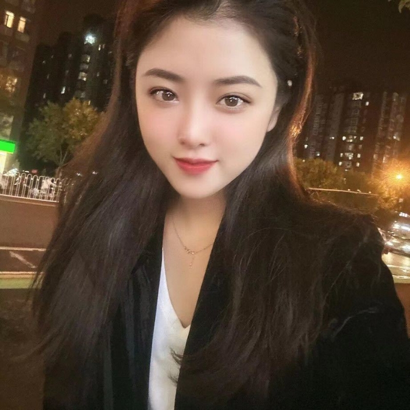 爱笑的微微的第一张照片--荆州相亲服务中心