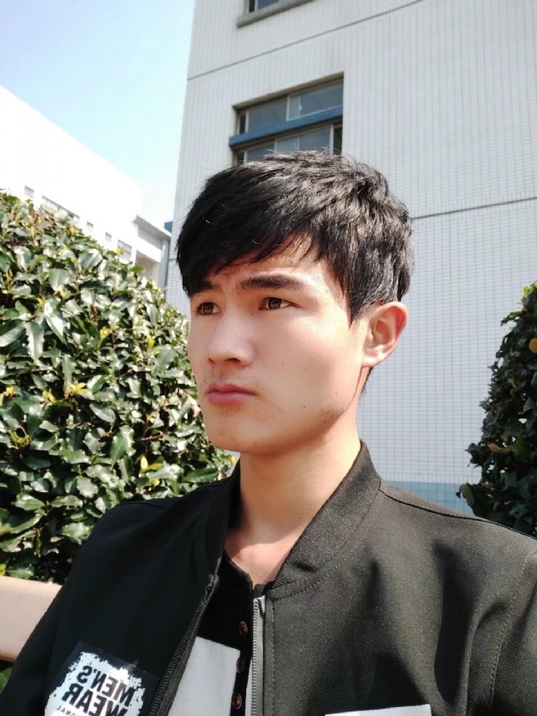 阳光男孩的第四张照片--荆州相亲服务中心