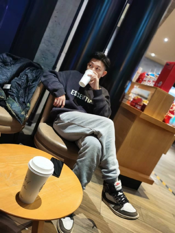 LAZY的第一张照片--荆州相亲服务中心
