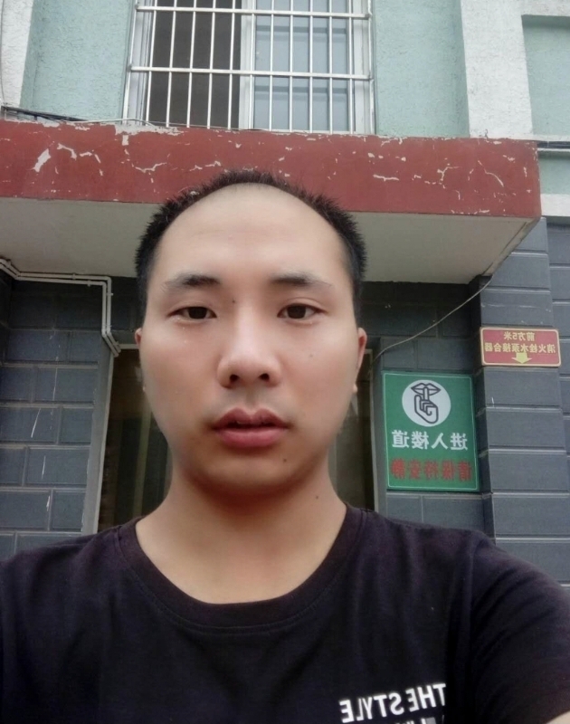 亮亮的第一张照片--荆州相亲服务中心