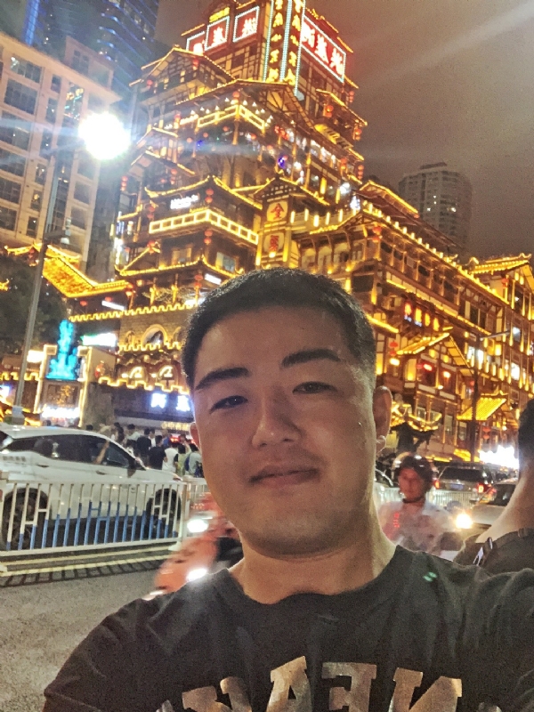 钢铁侠的第一张照片--荆州相亲服务中心
