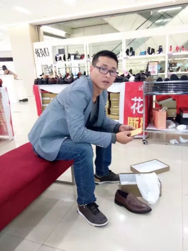 借我你的手的第一张照片--荆州相亲服务中心