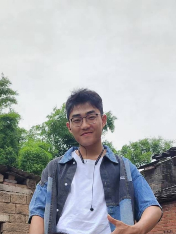 越努力越幸运的第一张照片--荆州相亲服务中心