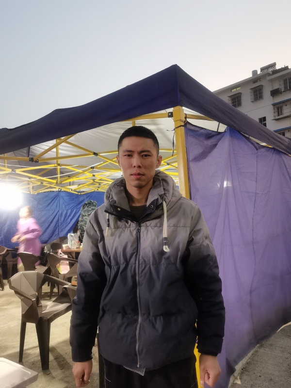 谁谁谁的第一张照片--荆州相亲服务中心